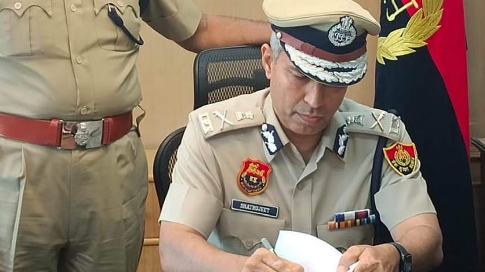 Shatrujeet Kapoor has become the new DGP of Haryana.