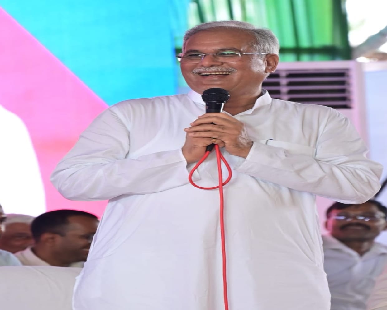 Chief Minister Bhupesh Baghel met youth of Bastar division