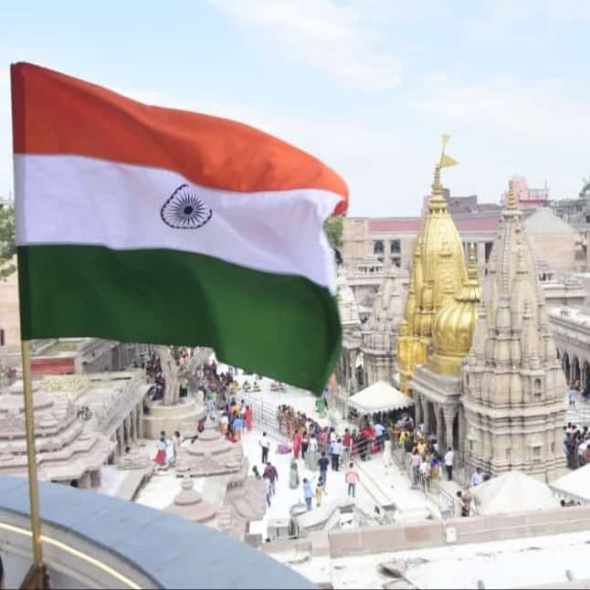 Baba's tricolor makeup in pictures Flag hoisting in Kashi Vishwanath Dham