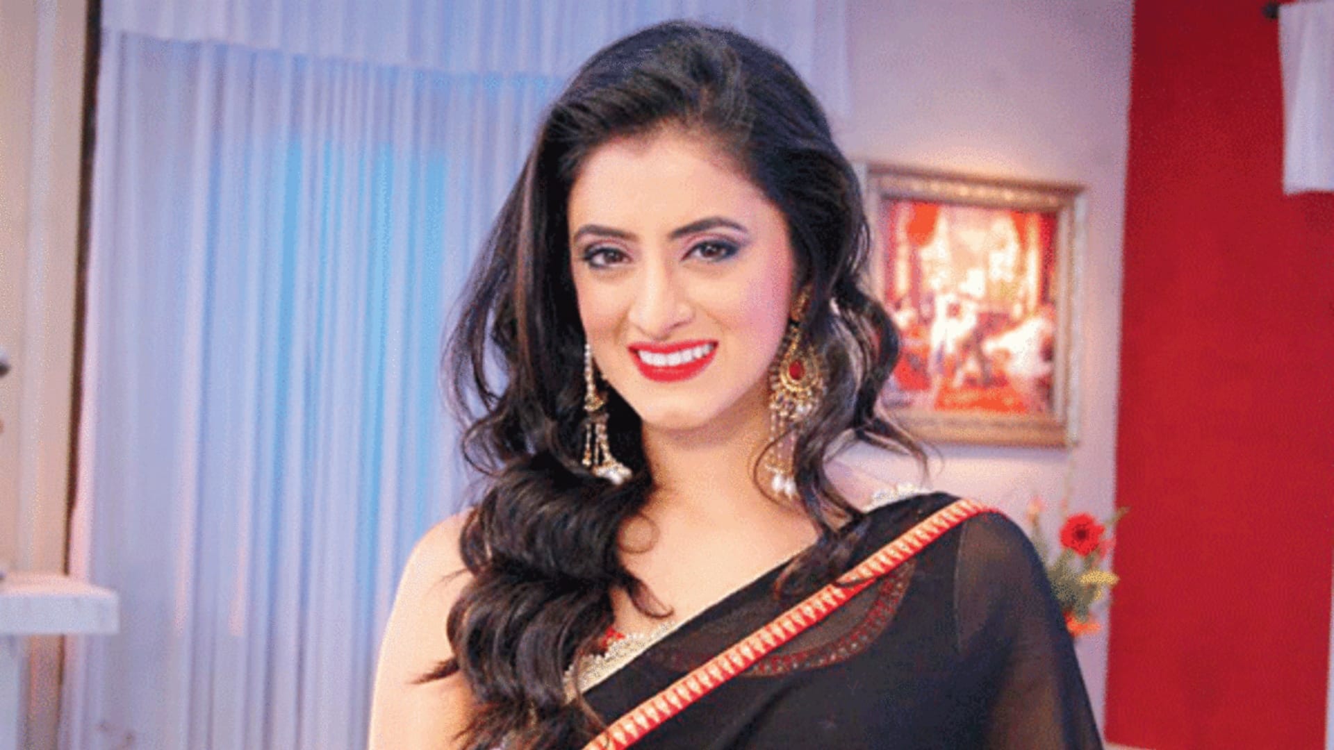 TV Celebs Left India and Settled Abroad Erica Fernandes Mihika Verma Niki Aneja Rucha Hasabnis