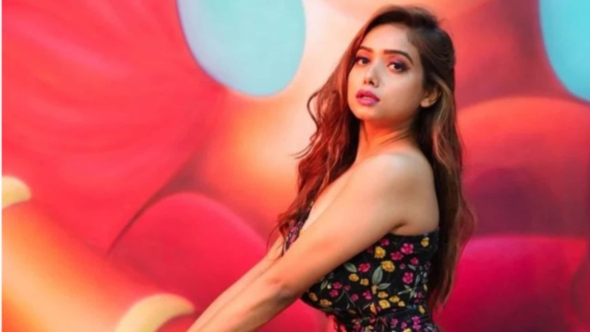 Abhisha Moment Manisha Rani Met Abhishek Malhan In Hospital For Health Update Pray For Him In Siddhivinayak Te