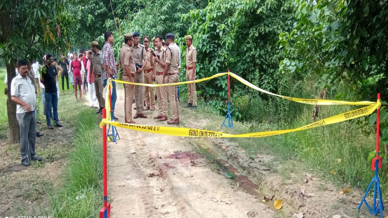 young man killed by an attack on head In Siddharthnagar dead body found lying on roadside