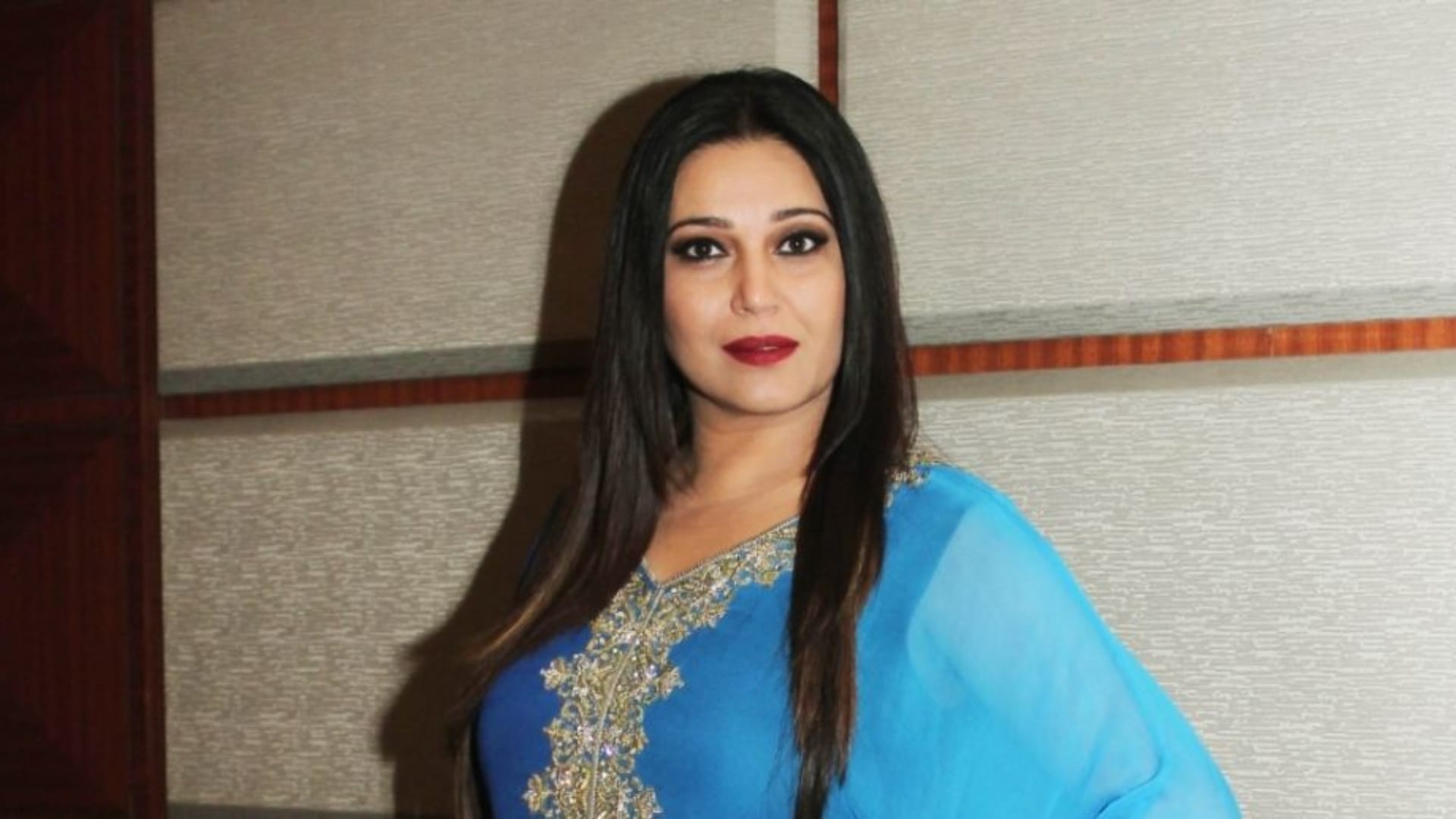 TV Celebs Left India and Settled Abroad Erica Fernandes Mihika Verma Niki Aneja Rucha Hasabnis