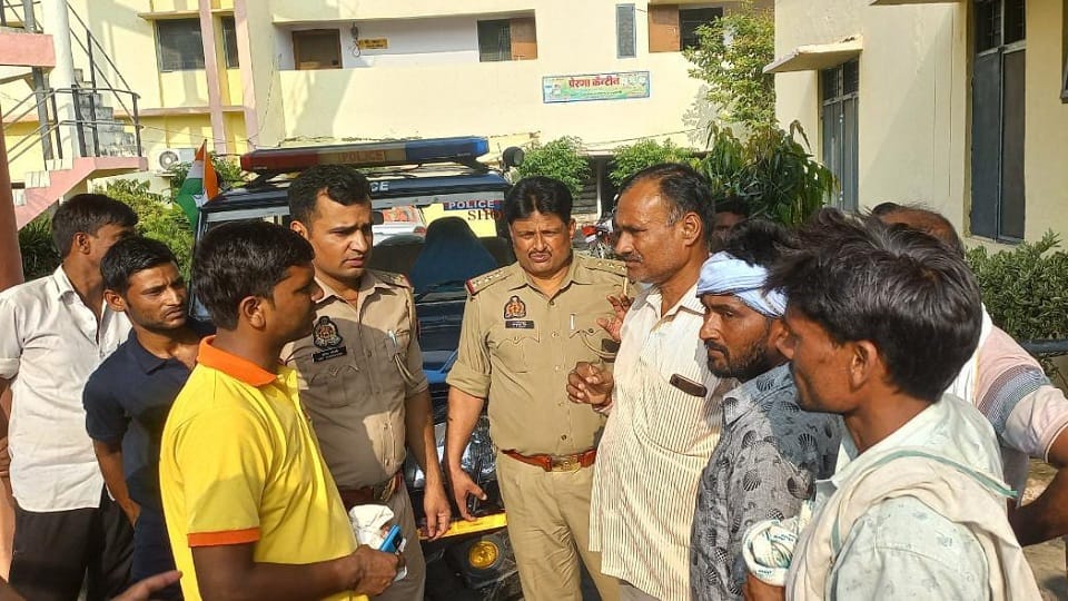 Rampur: Roadways trampled bike riders, two women died on  spot, there was chaos family