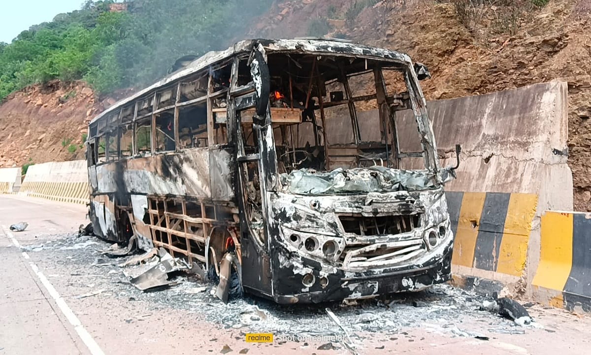 Fierce fire broke out in abus full of devotees going from Nepal to Rewa