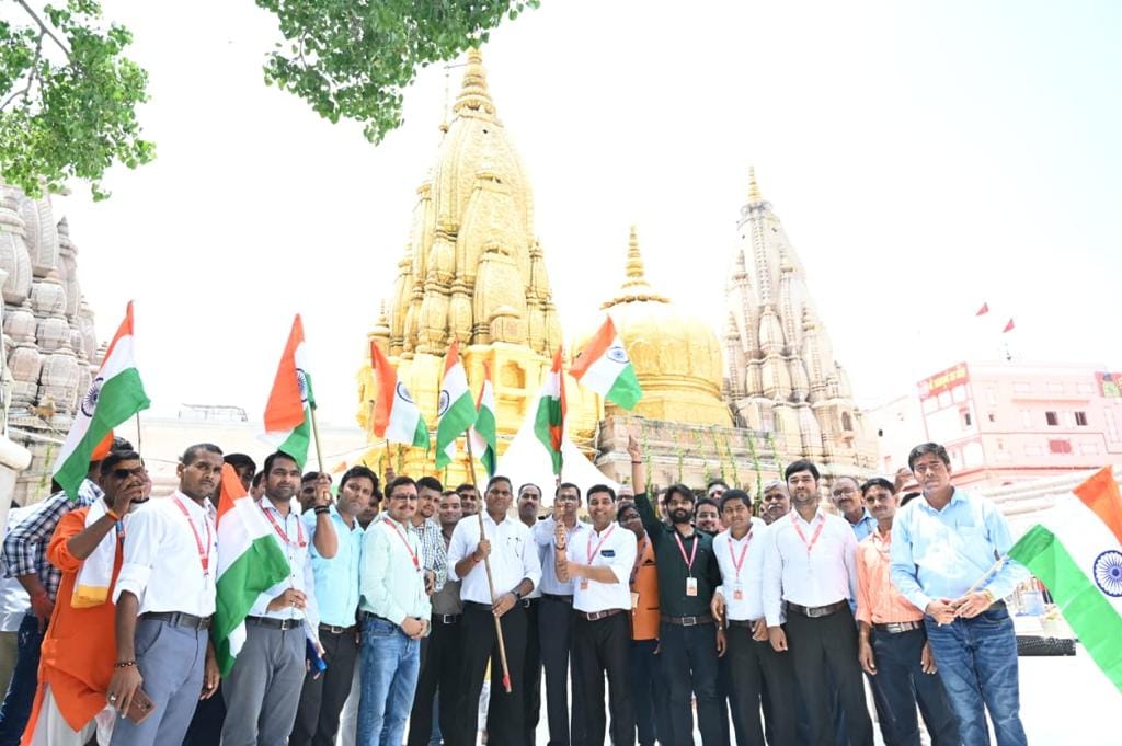Baba's tricolor makeup in pictures Flag hoisting in Kashi Vishwanath Dham