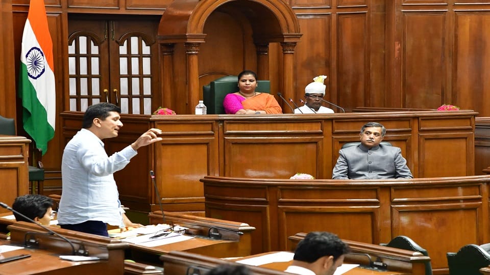 lack of funds in water board, supply of dirty water in Delhi