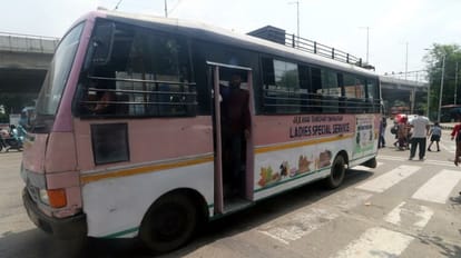 आधी आबादी की अपनी बस: जम्मू शहर में फिर शुरू हुईं महिलाओं के लिए विशेष बस, जानें रूट और समय सारिणी Women special bus started again in Jammu city know route and timetable