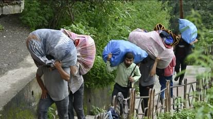 Shimla News: 20 से ज्यादा भवनों को खतरा, 15 करवाए खाली, अब नए आशियाने की तलाश Shimla krishna nagar landslide News Danger to 20 Houses About houses have been vacated