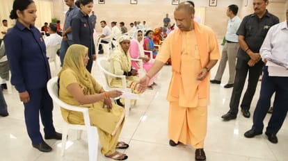 CM Yogi Adityanath meets to people in Janta darshan.