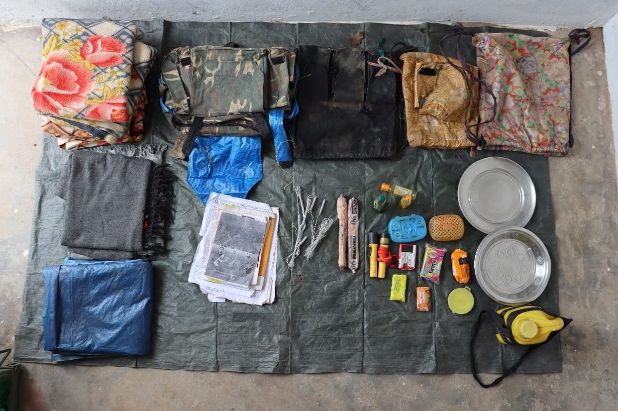 Encounter between police and Maoists at forests of Bareguda in bijapur