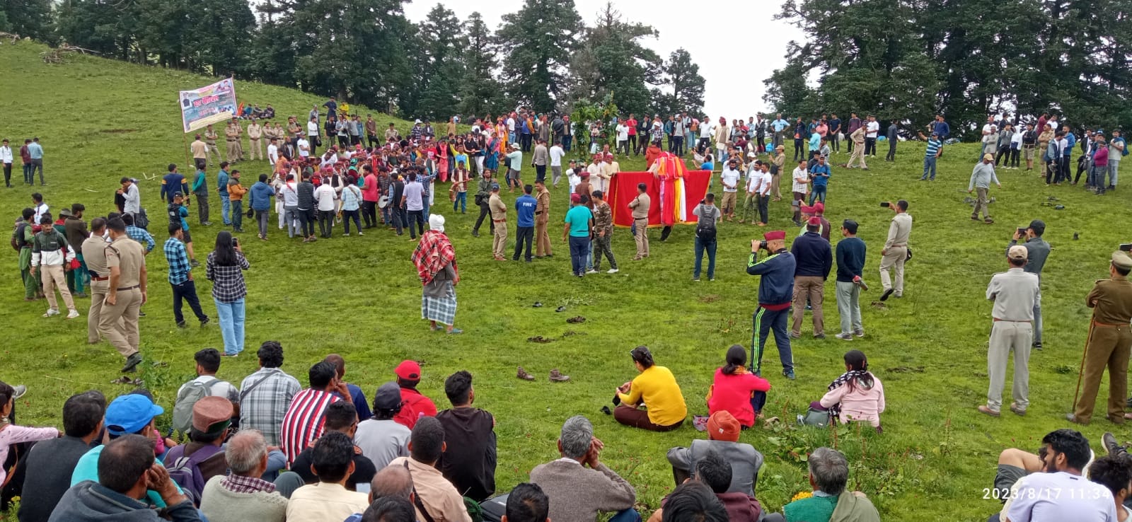 Uttarakhand Unique Butter Festival Holi at Dayara Bugyal an altitude of 11 thousand feet See Photos