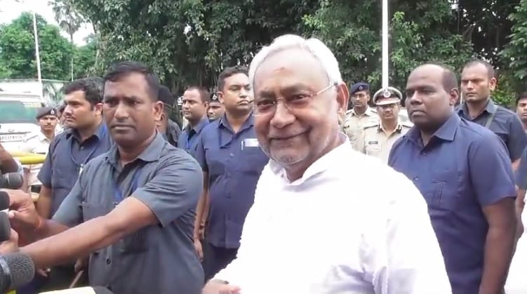CM Nitish Kumar not met opposition leader in Delhi, returned after eye treatment, atal bihari vajpayee tribute