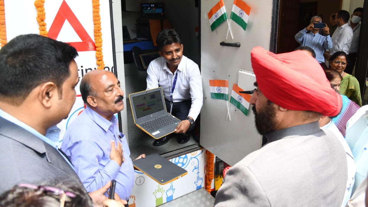 Digital vehicles with e-content will increase children knowledge Dehradun Uttarakhand news in hindi