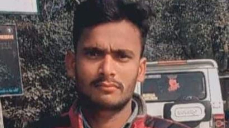 young man dies due to electrocution in the farm in lakhimpur kheri