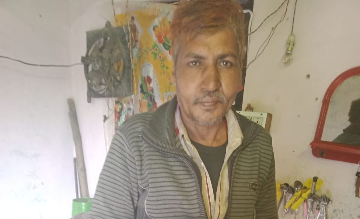 Golgappa businessman injured in stone pelting dies, Halat management accused of negligence