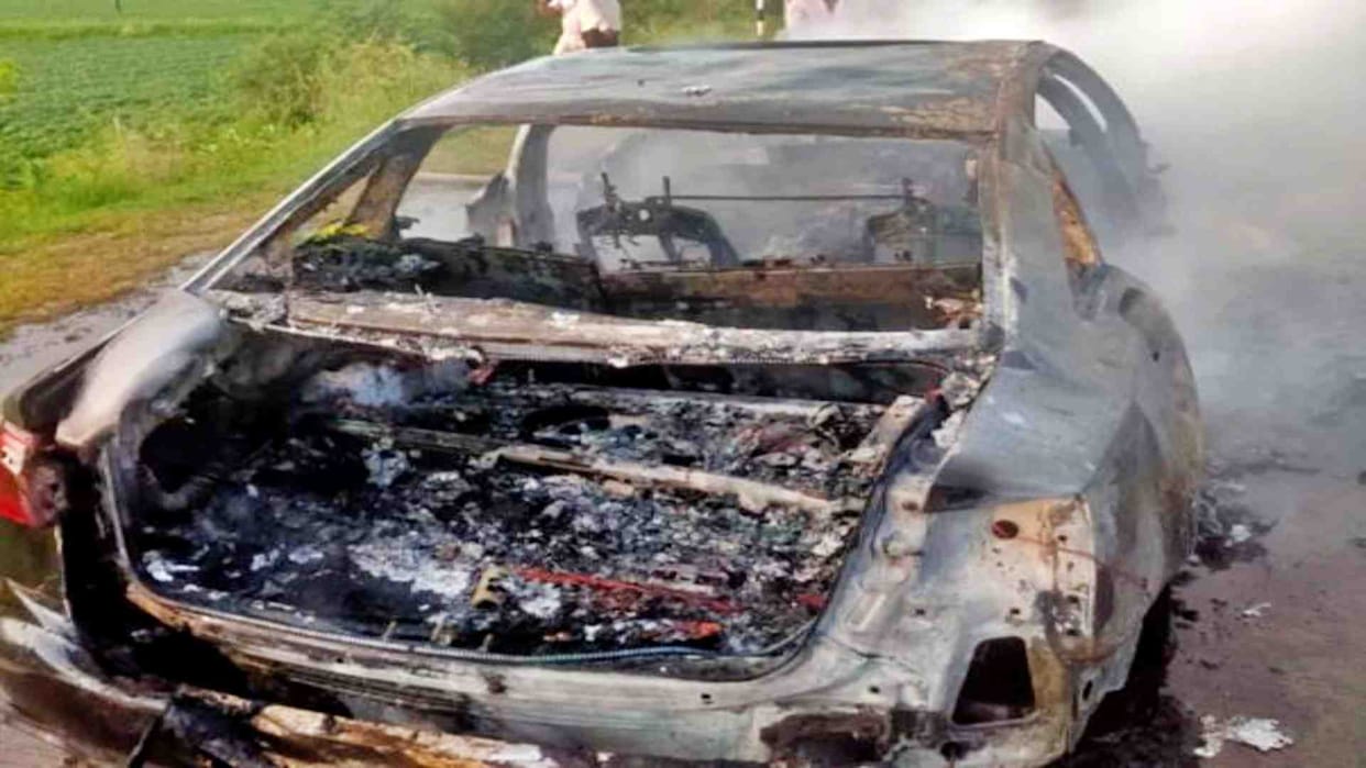 Fire in a moving car on Shajapur National Highway NH 52 Maxi Bypass