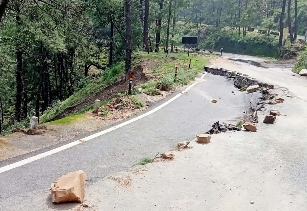 Pauri Highway sinking near Bhadalikhal, danger increased