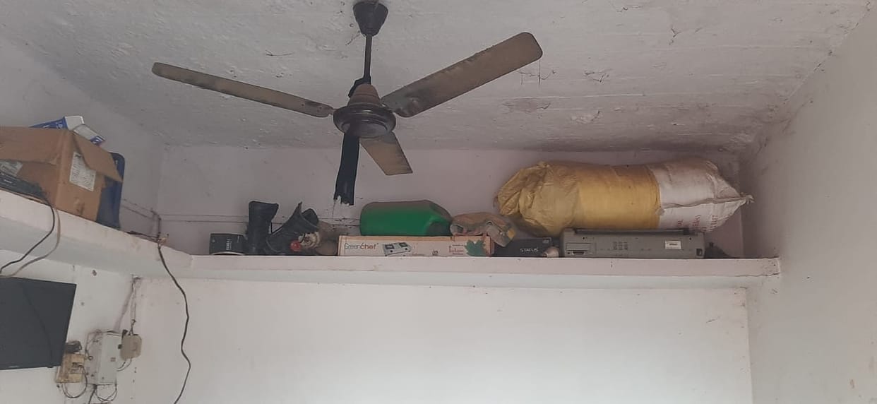 Mau News Employee found hanging in guard room of Indane Gas Agency, ear phone was in ear