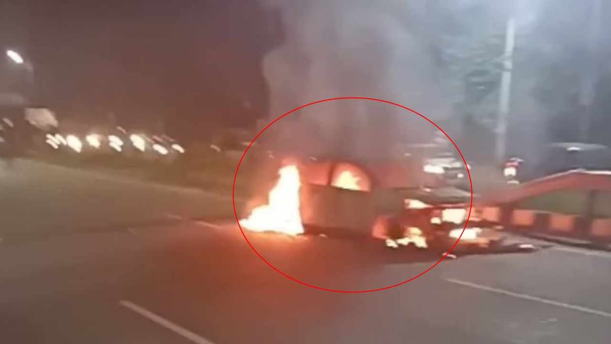 Moving car caught fire in Jalandhar of Punjab