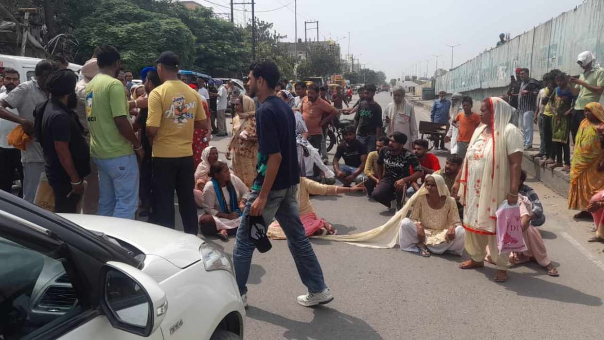 Sadhu died in a road accident in Khanna of Punjab