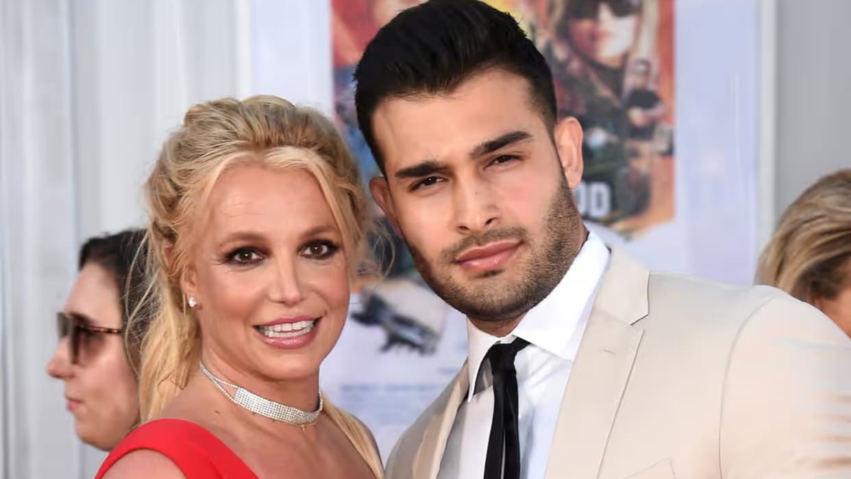 Britney Spears breaks silence as sam asghari files for divorce singer emerges without wedding ring