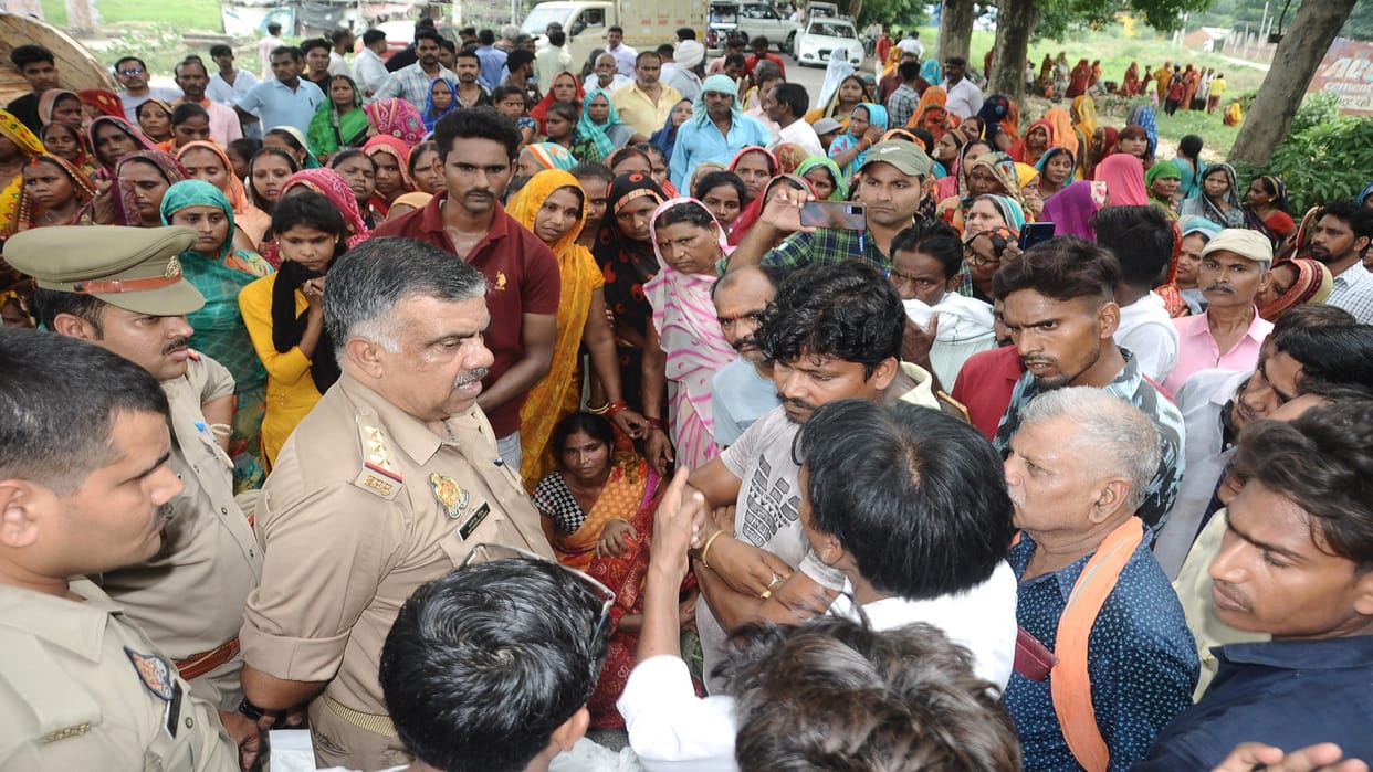 Dead body of taxi driver found near Chandrikan Dham, fear of murder