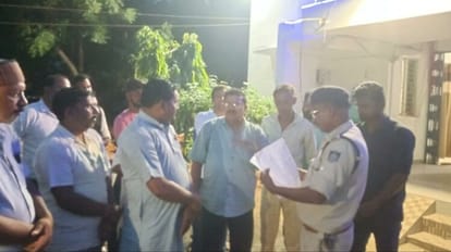 Umaria News :15 अगस्त के भाषण में छात्र ने धार्मिक ग्रंथ और ब्राह्मणों का किया अपमान, लोगों ने की कार्रवाई मांग की
