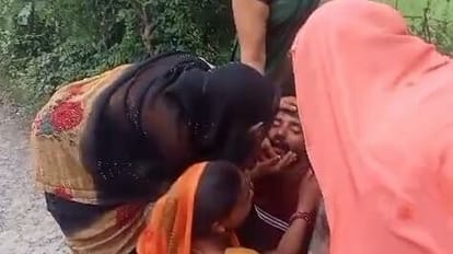 Bihar News : समस्तीपुर में बुजुर्ग को पीट-पीटकर मार डाला, चेहरे पर एसिड डालकर जलाया Bihar News: 65 year old man murdered in Samastipur, acid burnt on his face, Crime News in Hindi