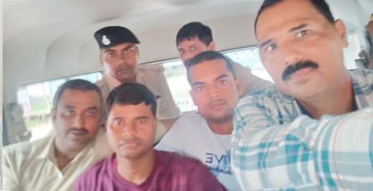 Bihar News: Vigilance team arrested CO, taking bribe at his home, Bihar Police, Muzaffarpur News