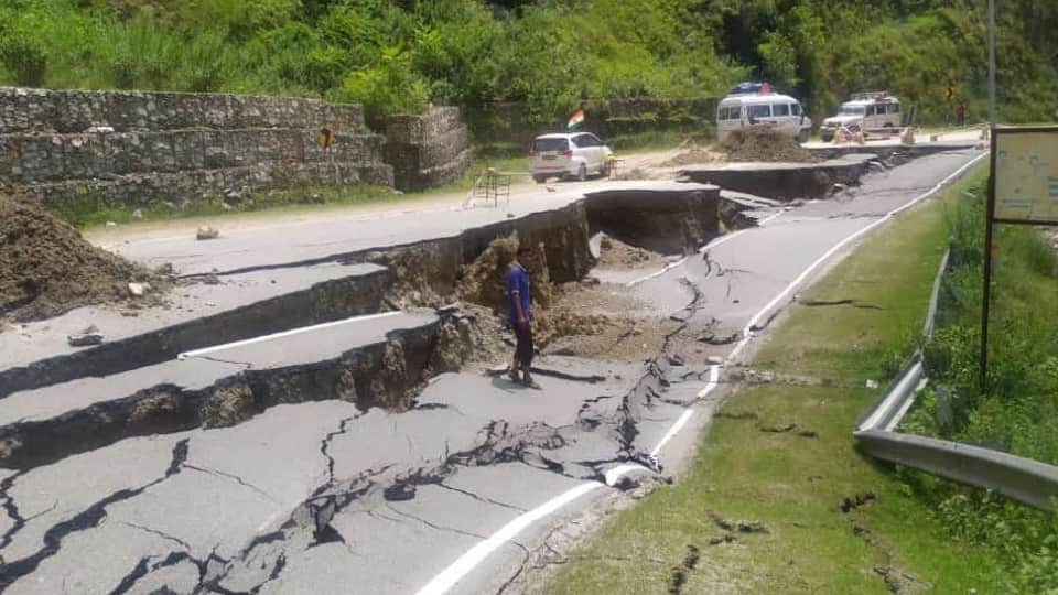 Badrinath Highway Many landslide zone activated, movement of vehicles become dangerous Photos