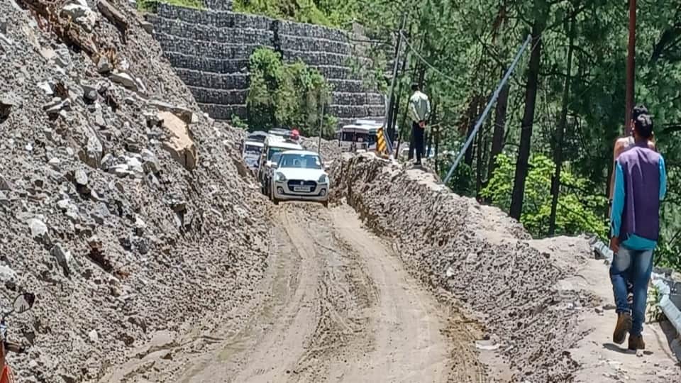Badrinath Highway Many landslide zone activated, movement of vehicles become dangerous Photos