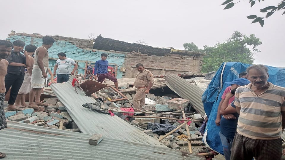 mother and son died as house collapsed due to gas cylinder blast in lakhimpur kheri