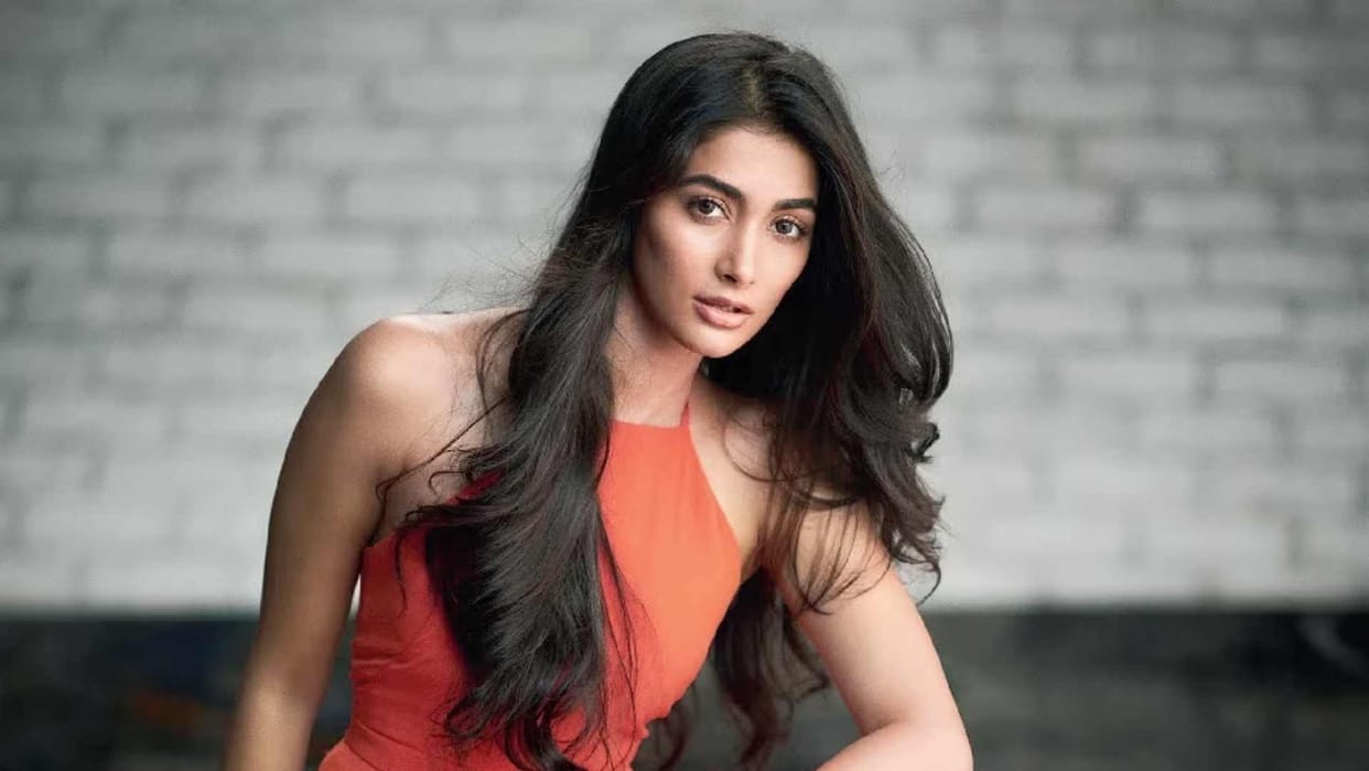 Pooja Hegde Get Death Threat After Heated Argument In Dubai Club actress team reveals the truth