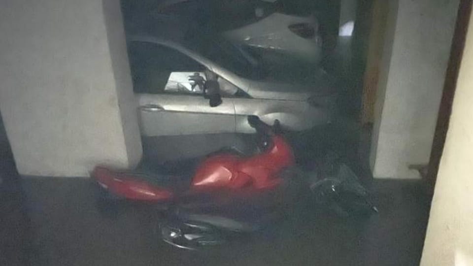 Uttarakhand Weather Waterlogging in streets of singer Neha Kakkar house due to heavy rains vehicles floating