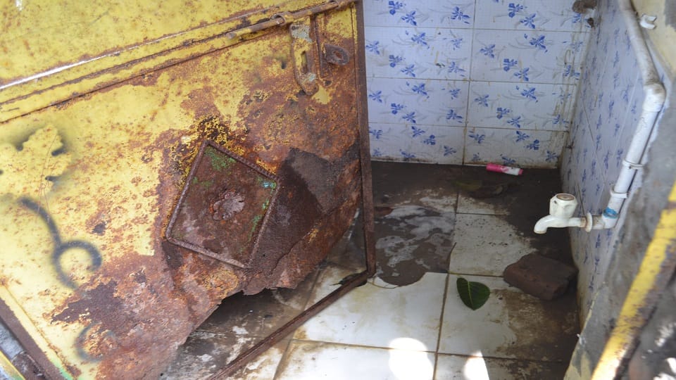 Cleaners are not reaching 33 schools, cleaning system messed up