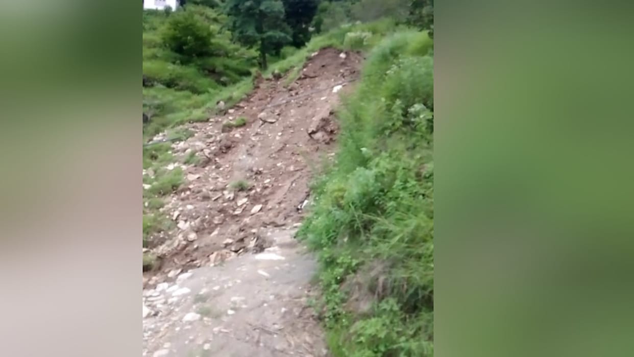 Shimla Rohru News: Apple Orchards in Chaupal area damaged 100 Bigha land sinking