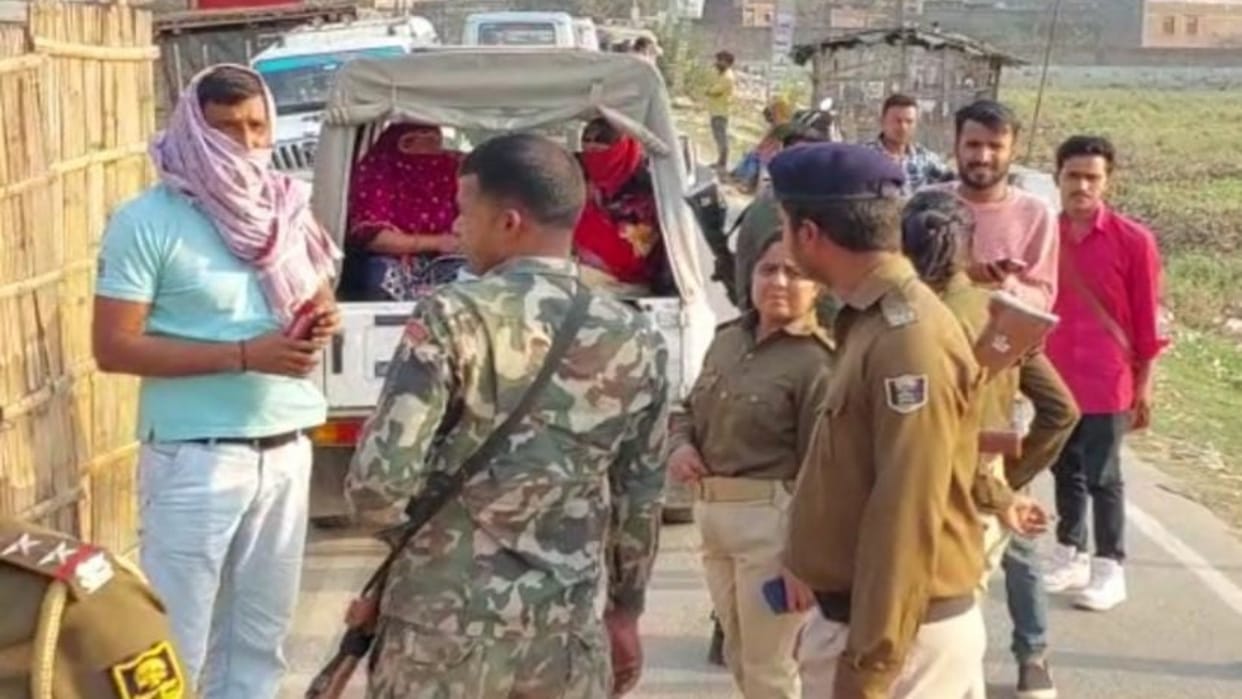 Police raided the red light area of Sitamarhi and freed the girl from Assam; pimp absconding