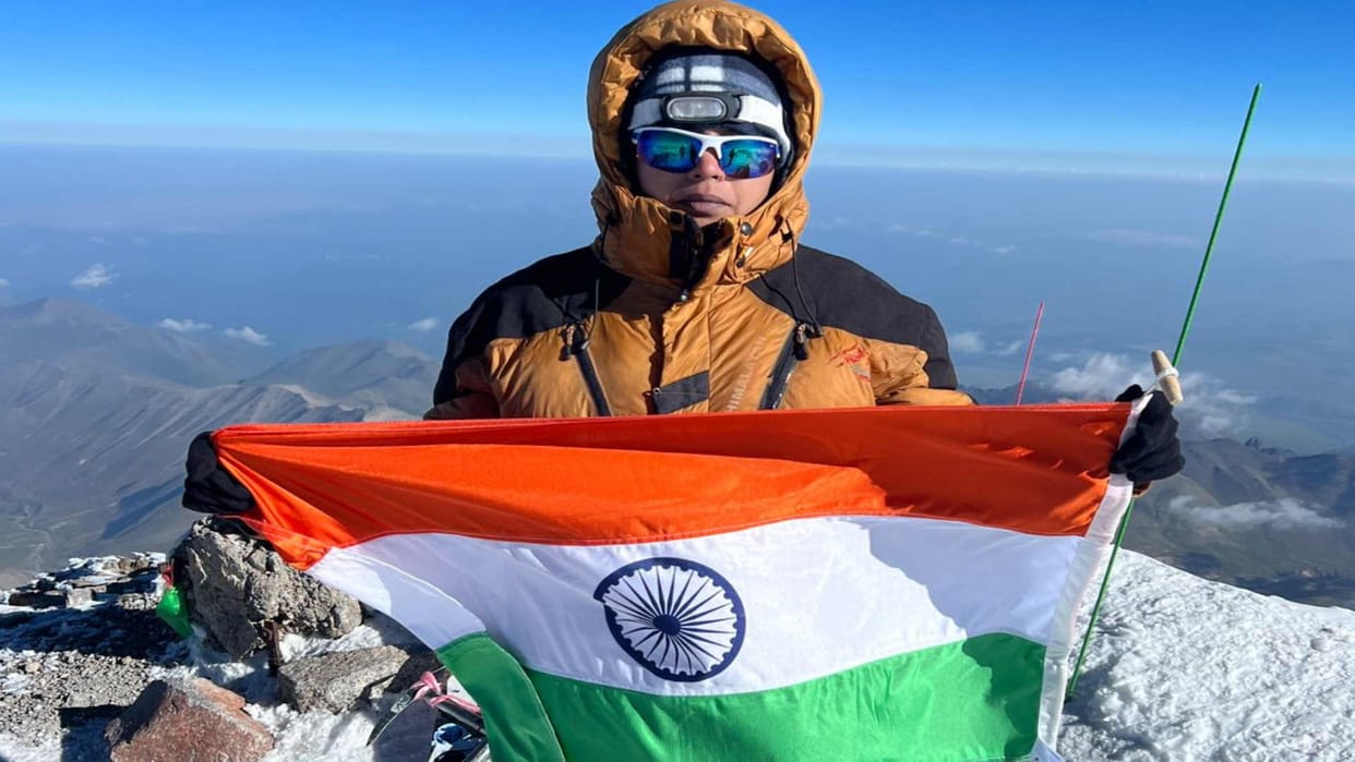 Rajni Sao created history by climbing Mount Elbrus