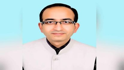 Dr. Ashish Sharma of AIIMS donate his three months' salary to the Chief Minister's Relief Fund
