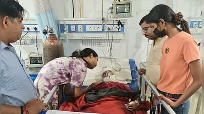 Girl student's mother was attacked with pole axe for opposing molestation in Muzaffarpur, girl also attacked
