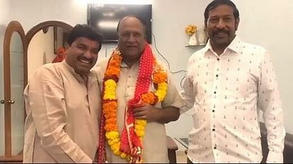 Indore: जन्मदिन के बहाने शेखावत को कांग्रेस में आने का निमंत्रण, संजय शुक्ला ने बोले- हमें आपकी जरूरत bhanwar singh shekhawat sanjay shukla congress bjp election mp 2023