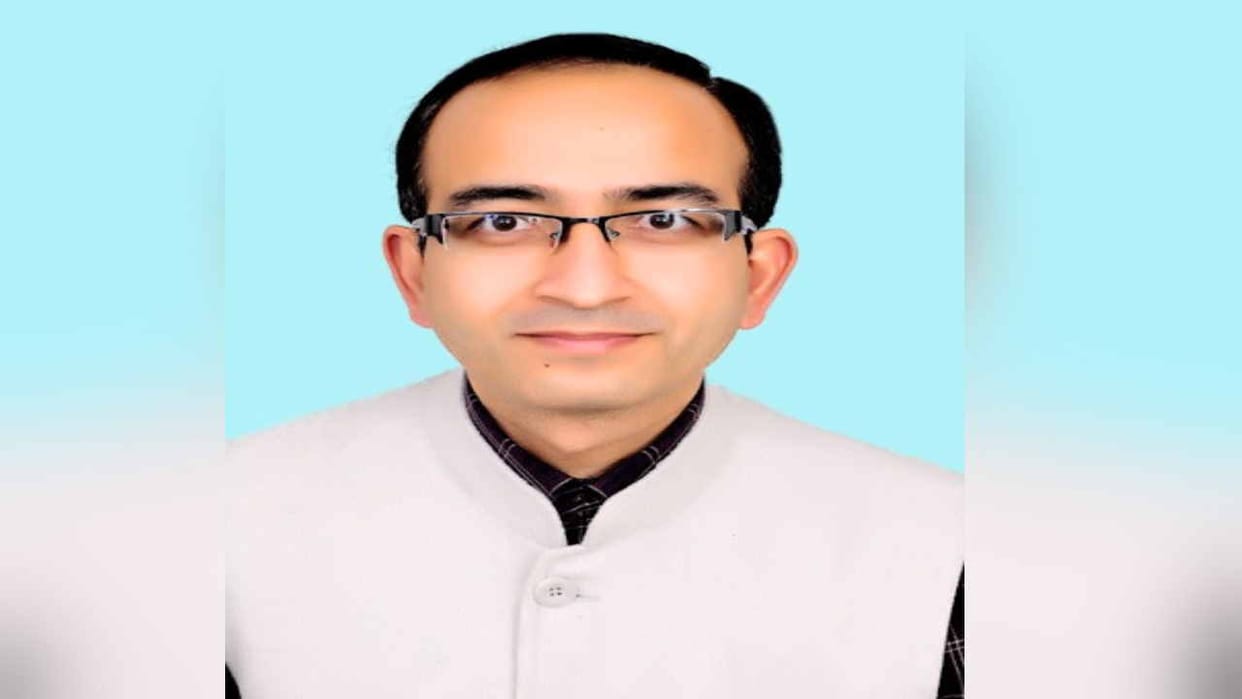 Dr. Ashish Sharma of AIIMS donate his three months' salary to the Chief Minister's Relief Fund