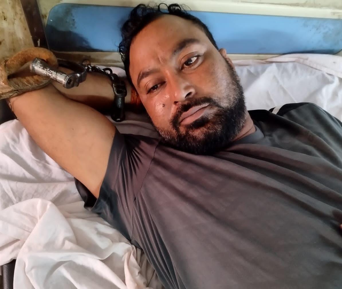 Azamgarh Encounter Top ten criminal and history sheeter arrested in encounter with police, shot in leg