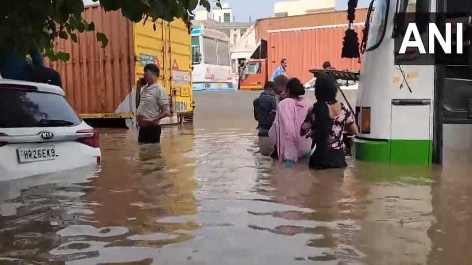 Delhi-NCR Weather Update: IMD Rainfall Alert in Noida, Ghaziabad and Delhi Waterlogging News in Hindi
