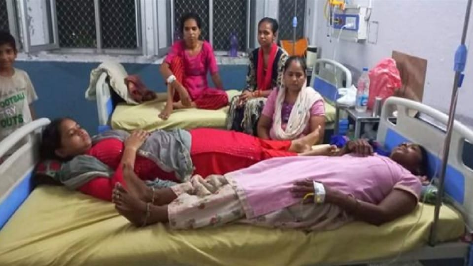 Fever in Moradabad: All wards are full in 180 bed district hospital, two patients being admitted one bed