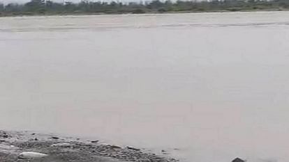 Dead body of teenager found after two days who drowned in Ganga in Kasganj