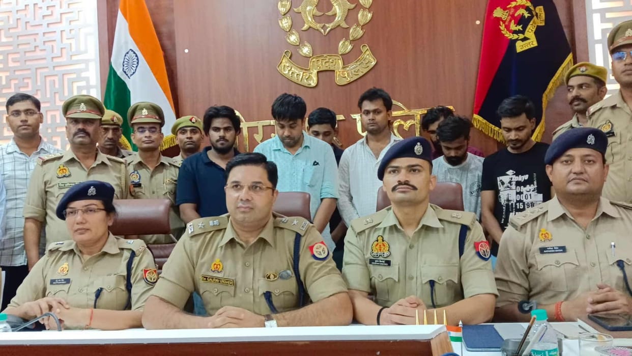 Fraudsters used to cheat people on pretext of internet slow