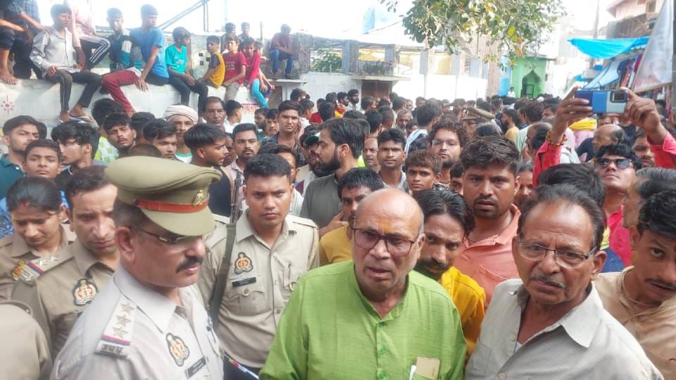 young man killed five year old innocent by slamming him on road In Mathura