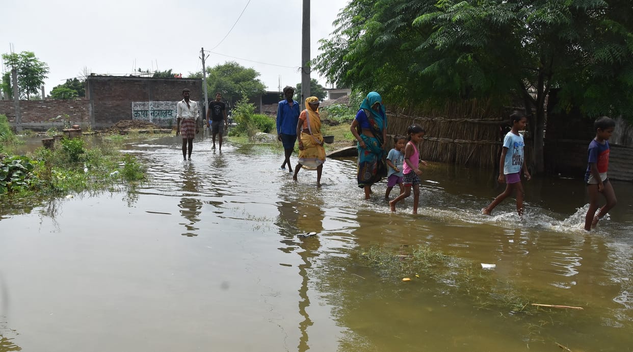 Flood in Kanpur, Ganga in spate, Water on the roads, Villages became islands, migration of people started